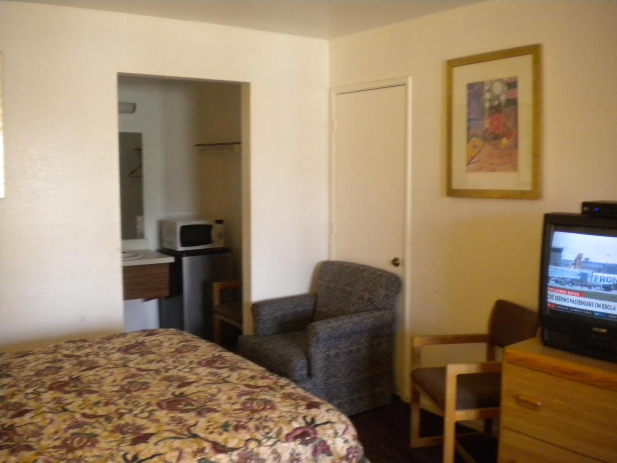 Best Economy Inn & Suites Bakersfield Quarto foto