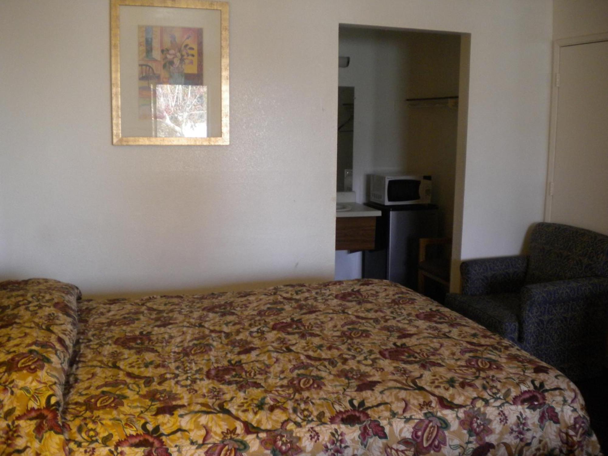 Best Economy Inn & Suites Bakersfield Quarto foto